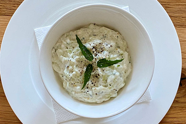 Raita mit Gurken und Minze