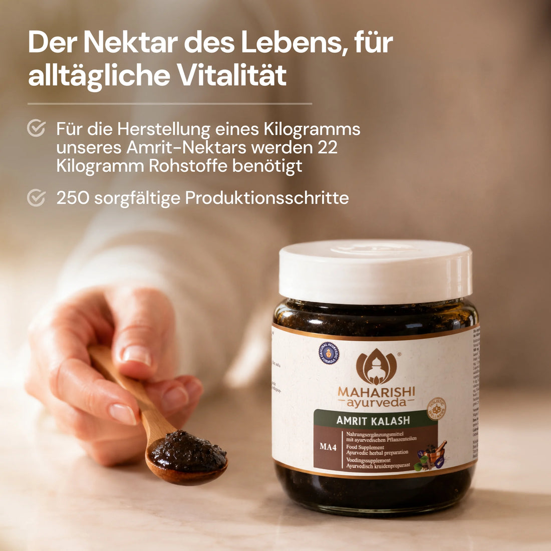 Amrit Kalash MA 4 mit Löffel der ayurvedischen Frucht- und Kräuterzubereitung