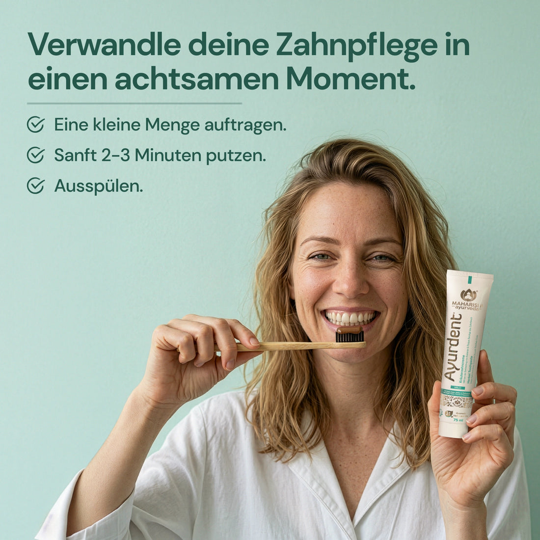 Anwendung von Ayurdent Mild mit Zahnbürste
