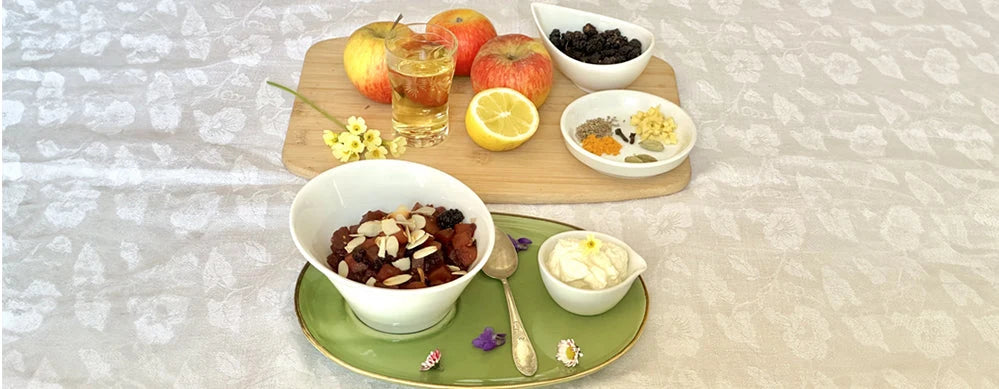 Gedünstete Frühstücksäpfel mit ayurvedischen Gewürzen (Rezept für 2 Personen)