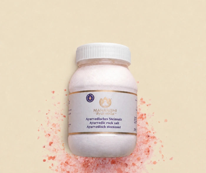 Ayurvedisches Steinsalz im Produktglas mit Himalaya-Salz